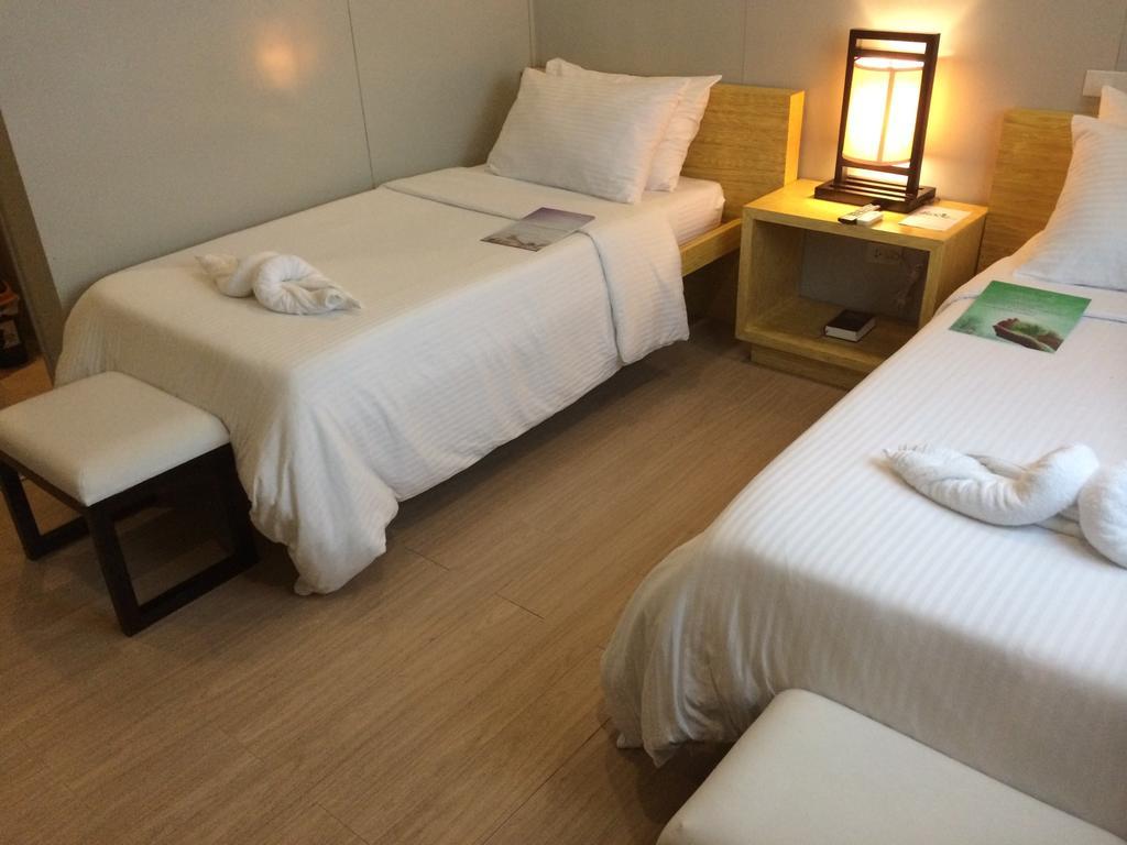 Shore Time Hotel - Annex Balabag  Luaran gambar