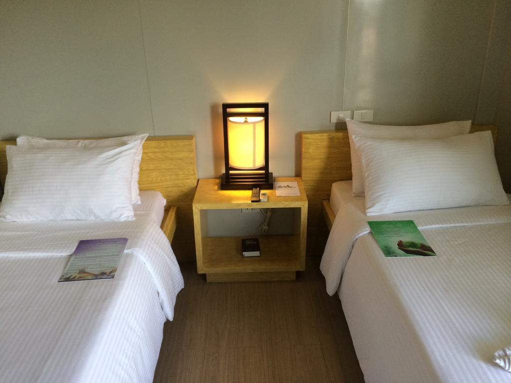 Shore Time Hotel - Annex Balabag  Luaran gambar