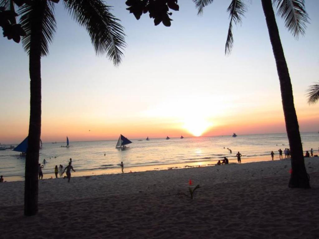 Shore Time Hotel - Annex Balabag  Luaran gambar