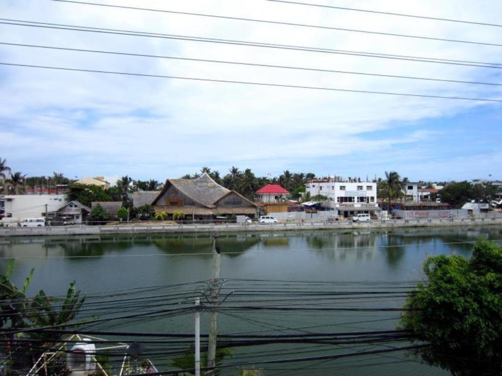 Shore Time Hotel - Annex Balabag  Luaran gambar